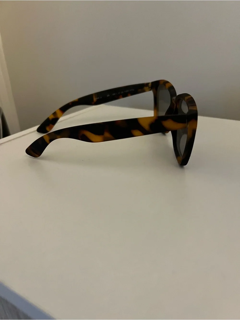 Tortoiseshell Sunglasses with Blue Mirrored Lenses - Women